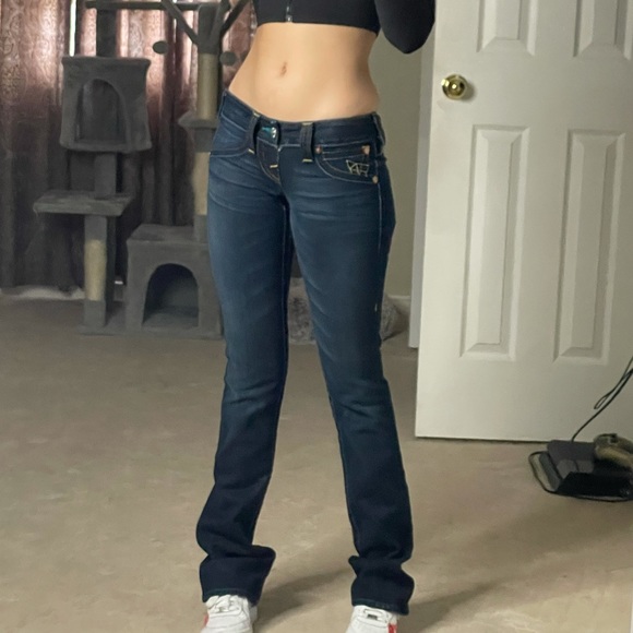 Women’s True Religion Jeans - Picture 2 of 3